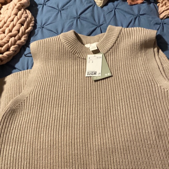 H&M Tops - Tan tunic sweater